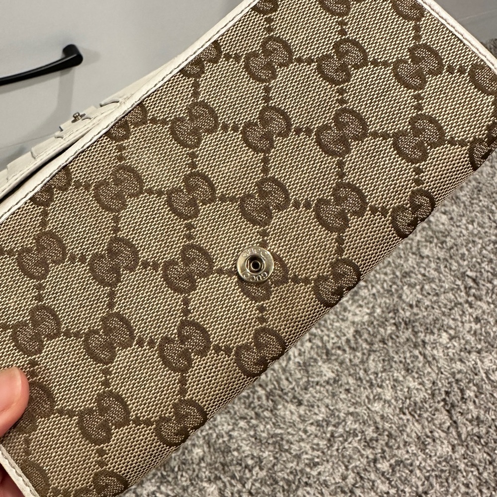 Gucci Tan and Cream Monogram Continental Wallet - Picture 4 of 6